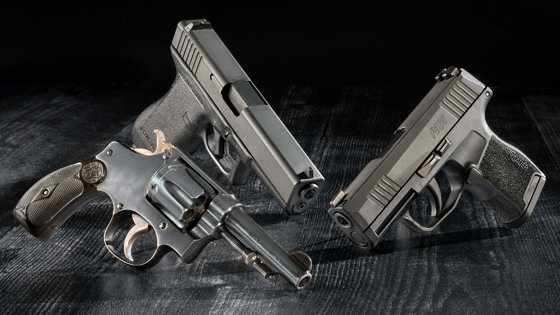 Hand Ejector from Smith & Wesson, Gen1 Glock 17