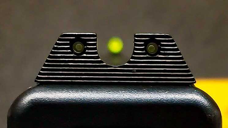 trijicon-hd-xr-night-sights-on-the-range-f.jpg